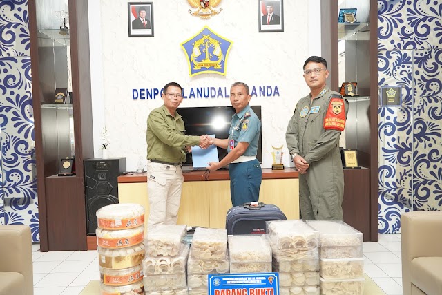 Satgaspam TNI AL Bandara Juanda Gagalkan Pengiriman Sarang Burung Walet Tanpa Dokumen Resmi